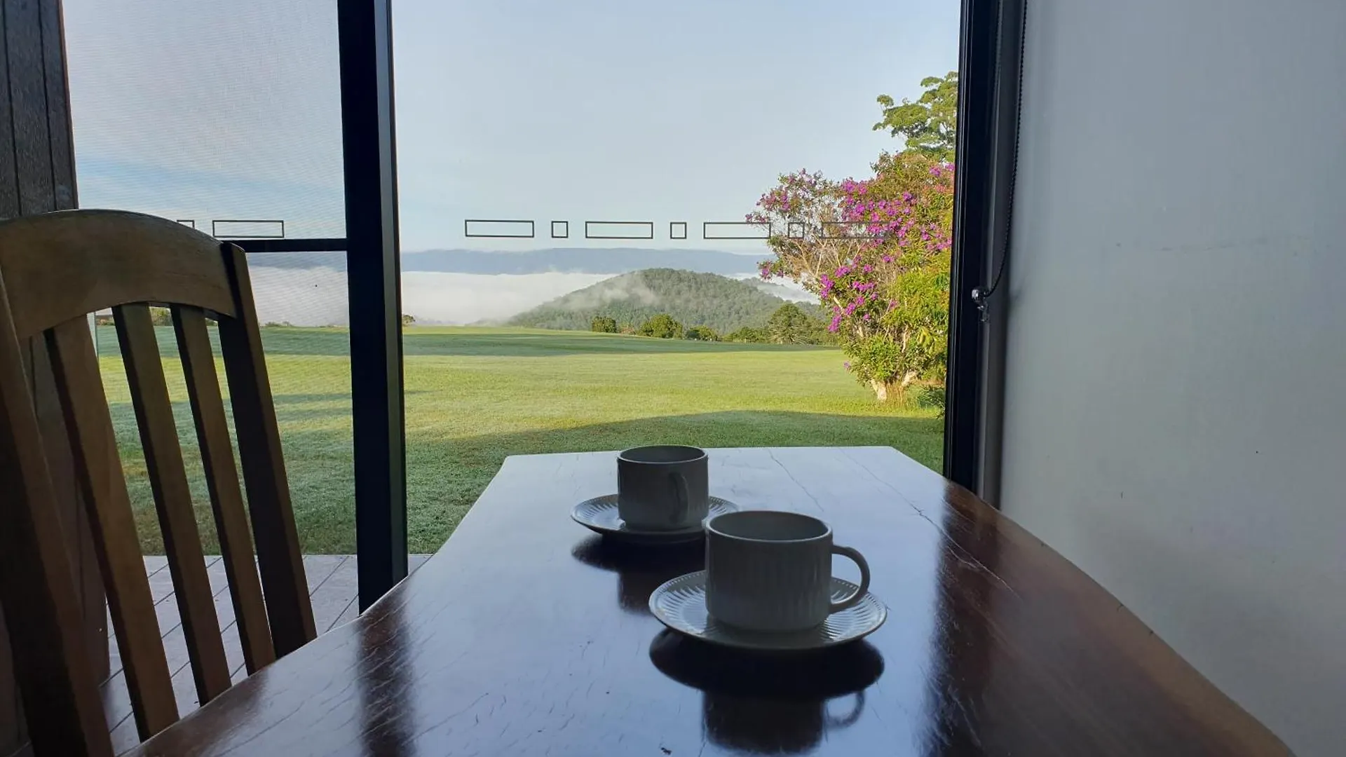 Witta Modern Couples Getaway Bed & Breakfast